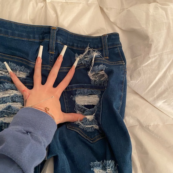 Fashion Nova Size 5 Super Ripped Jeans - Picture 7 of 11